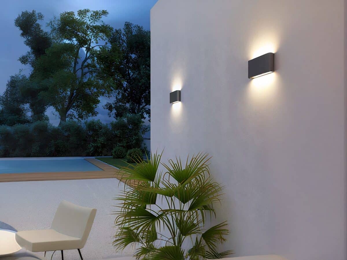 Applique murale exterieur LED décorative et rectangulaire