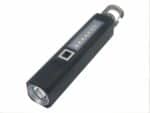 Baladeuse LED puissante et fonctionnelle sur fond blanc