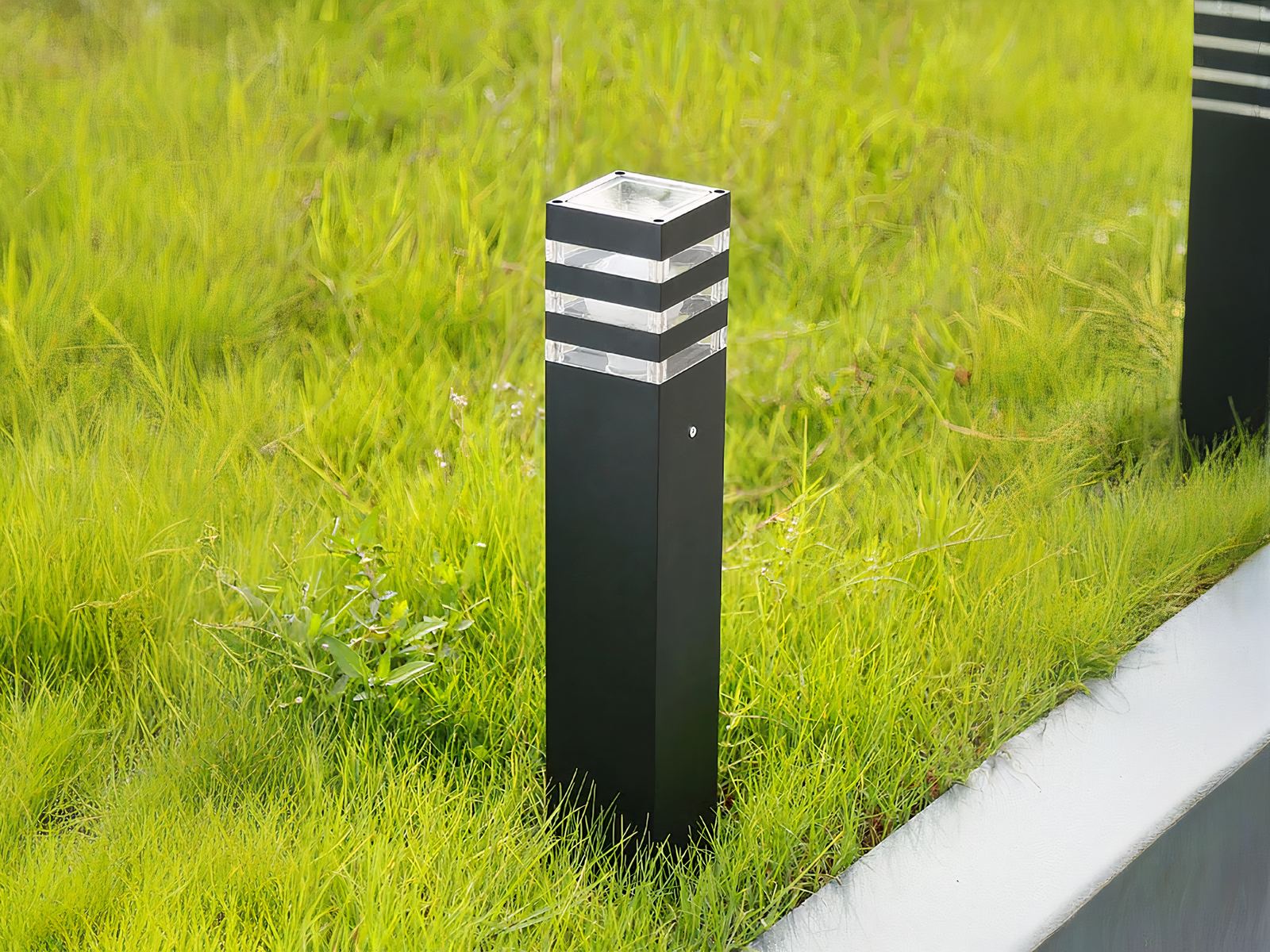 Borne extérieure LED design noir et étanche