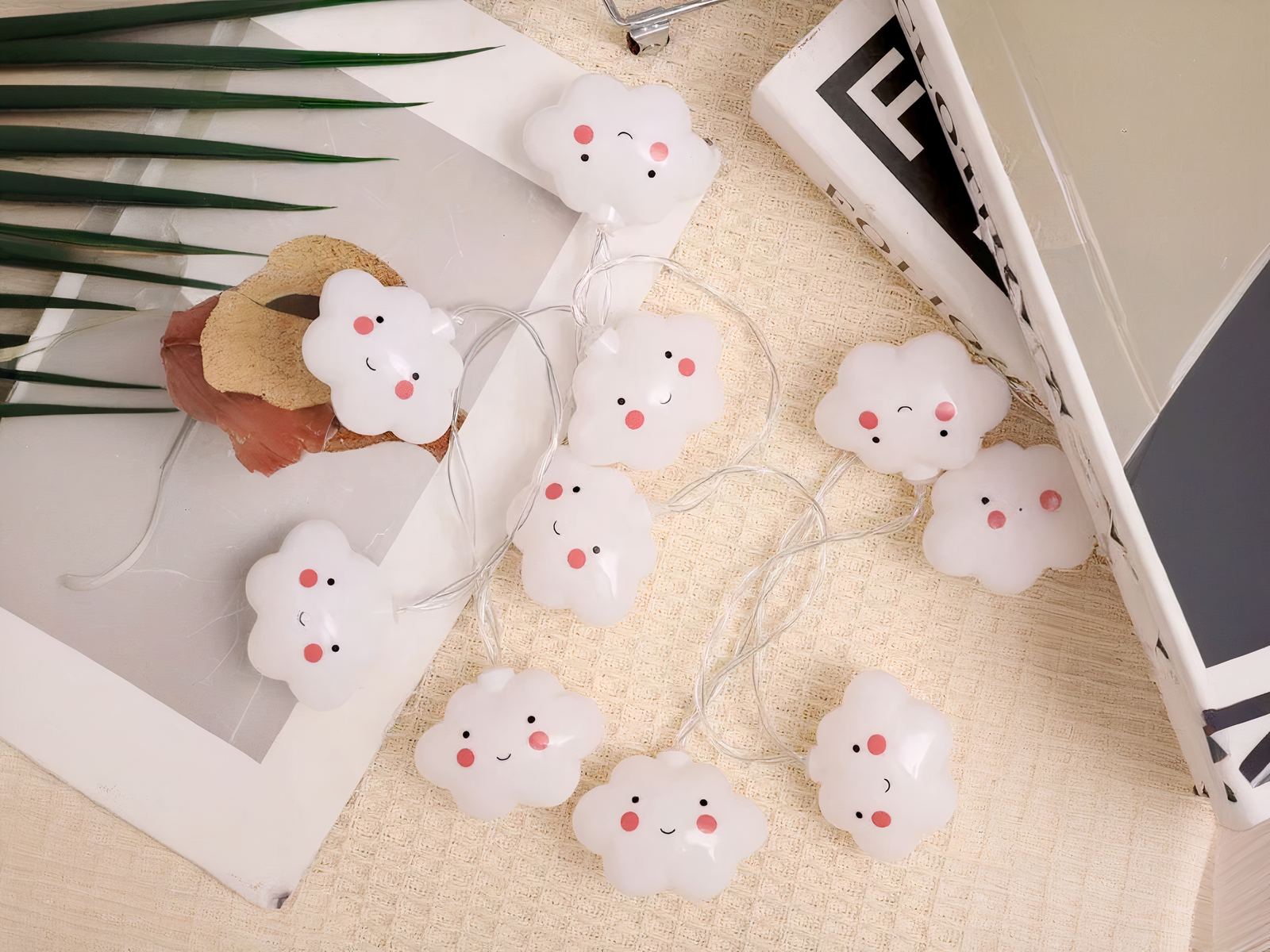 Guirlande LED à pile nuages sourires