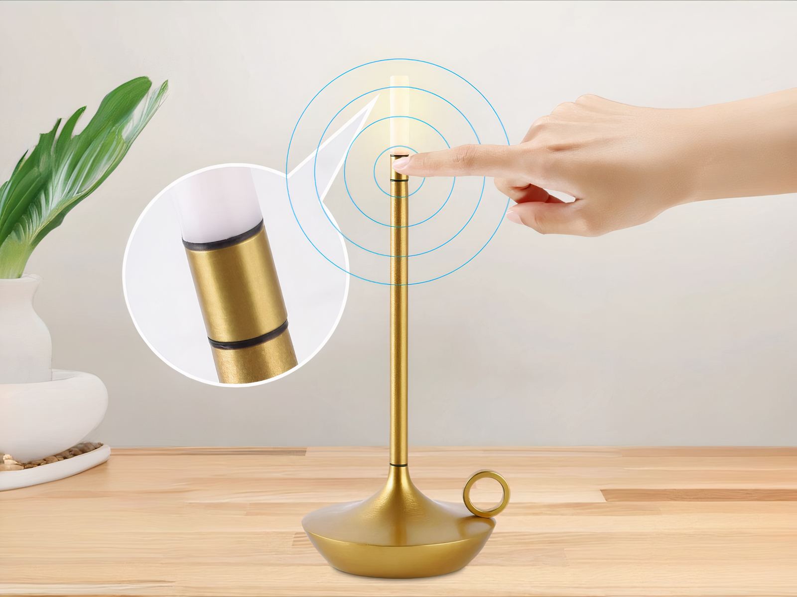 Lampe à poser LED dorée élégante et rechargeable