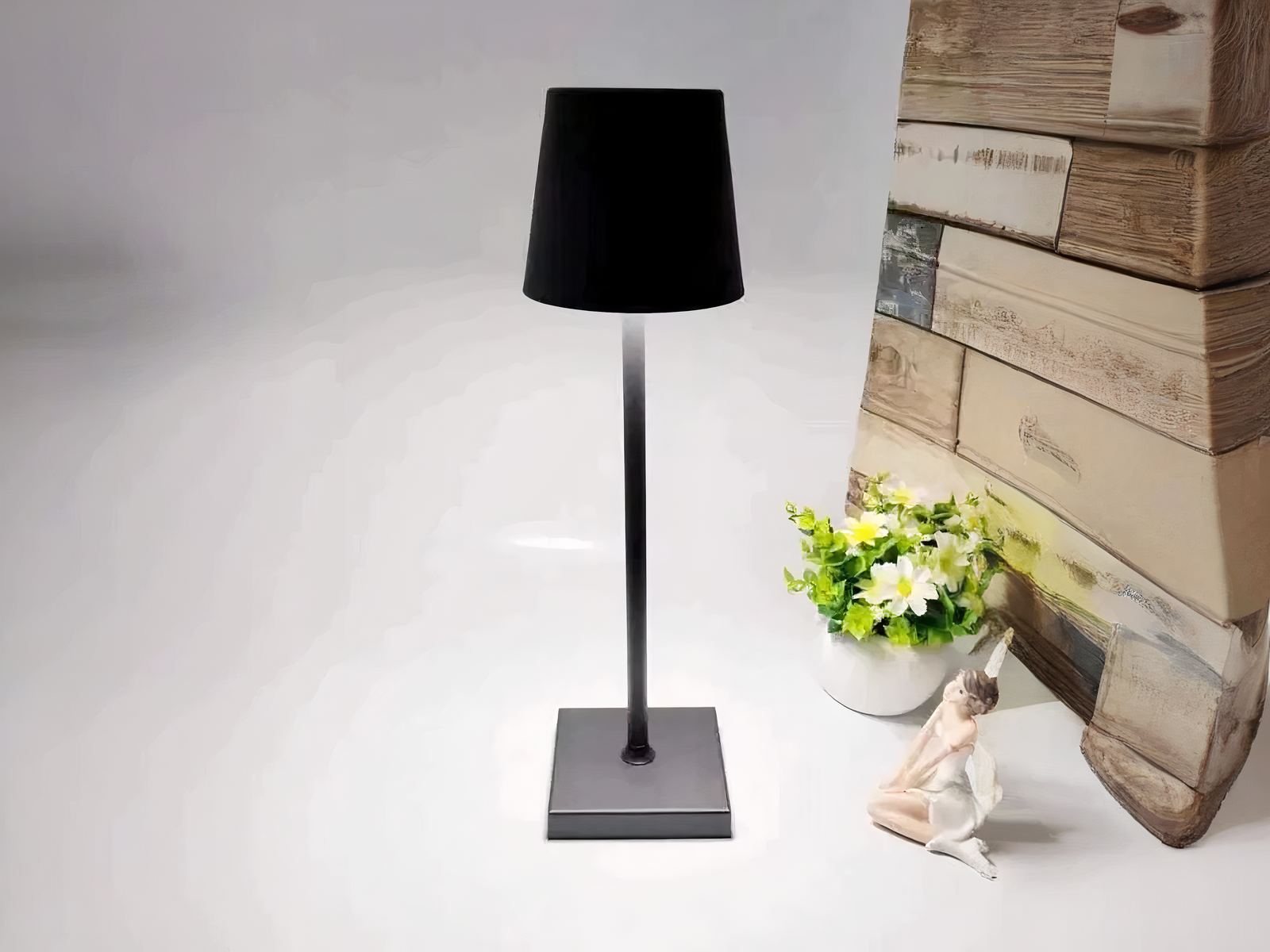 Lampe à poser LED noire tactile et rechargeable