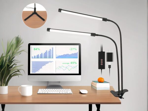 Lampe de bureau LED flexible et polyvalente installée et allumée sur un bureau de travail