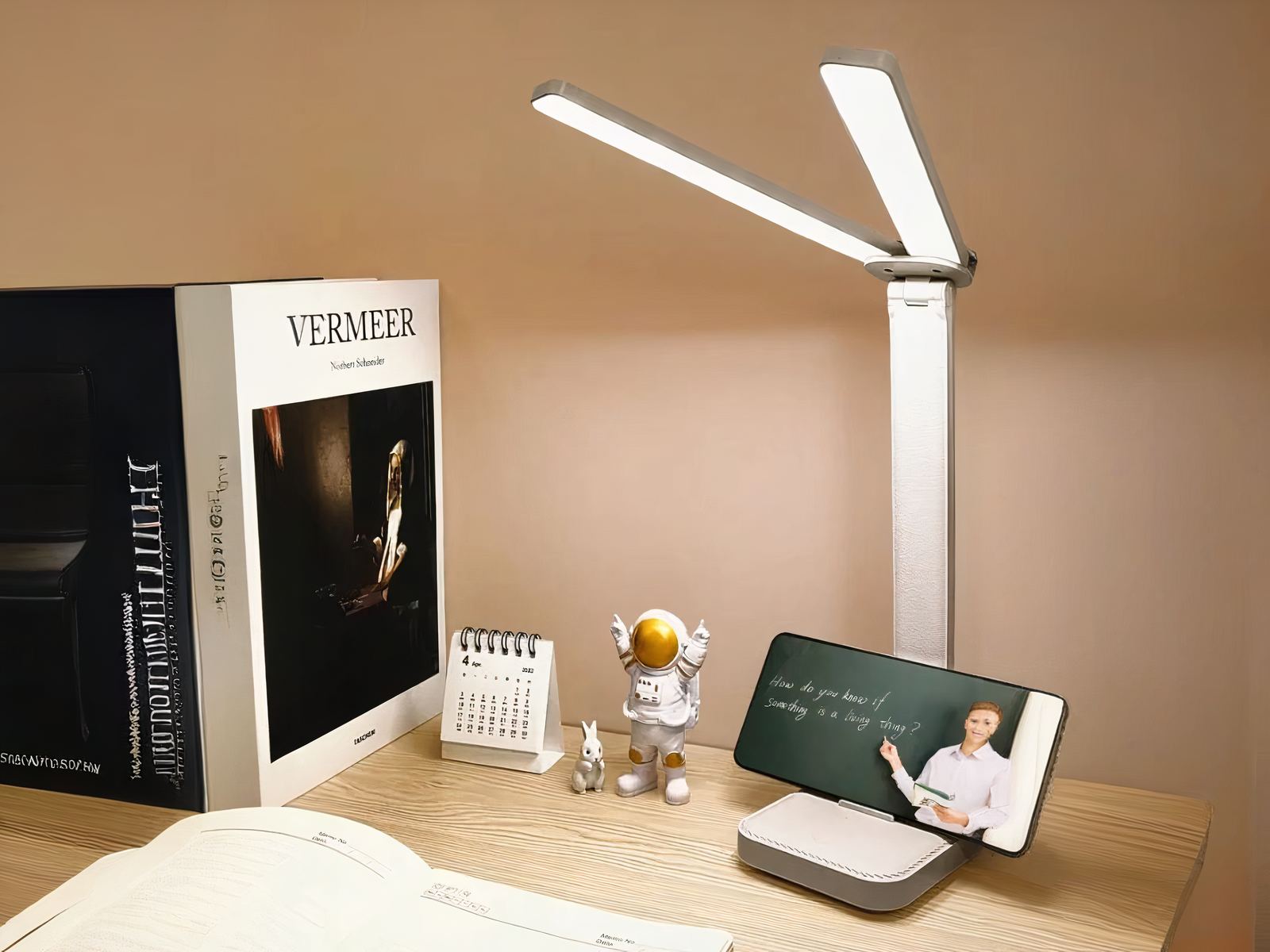 Lampe de bureau LED Tactile à Intensité Réglable