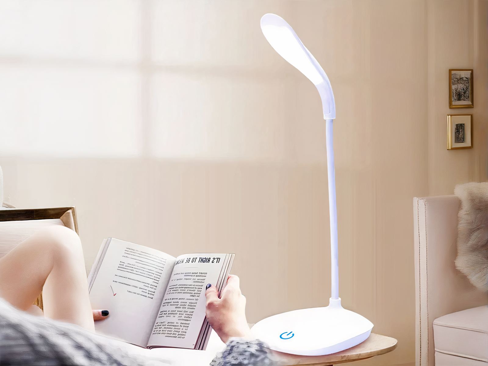 Lampe de bureau LED tactile et design