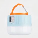 Lampe de camping LED style lanterne moderne Lampe de camping LED style lanterne moderne sur fond gris