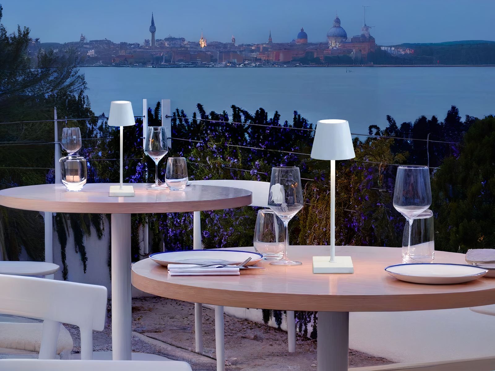 Lampe de chevet LED rechargeable et blanche avec abat jour