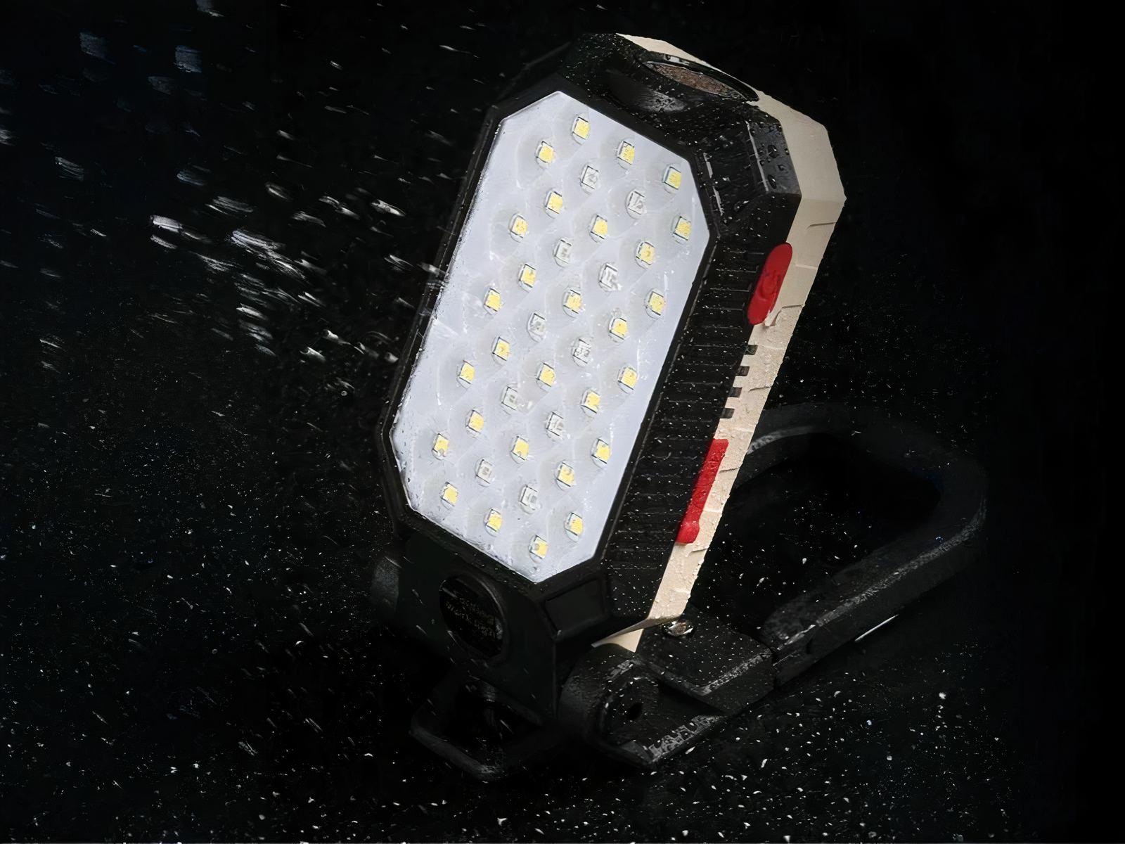 Lampe de travail LED multifonction aimantée et rechargeable