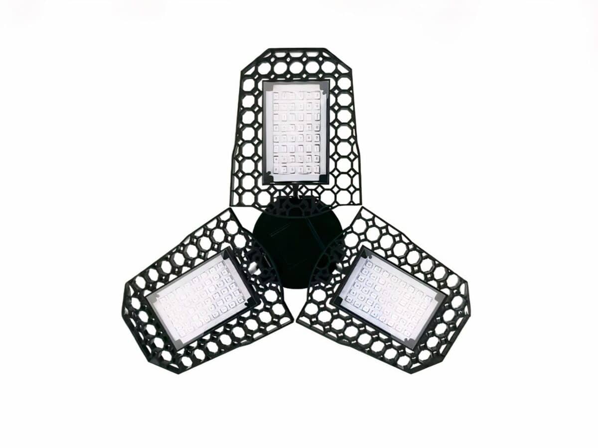 Lampe LED horticole avec trois panneaux
