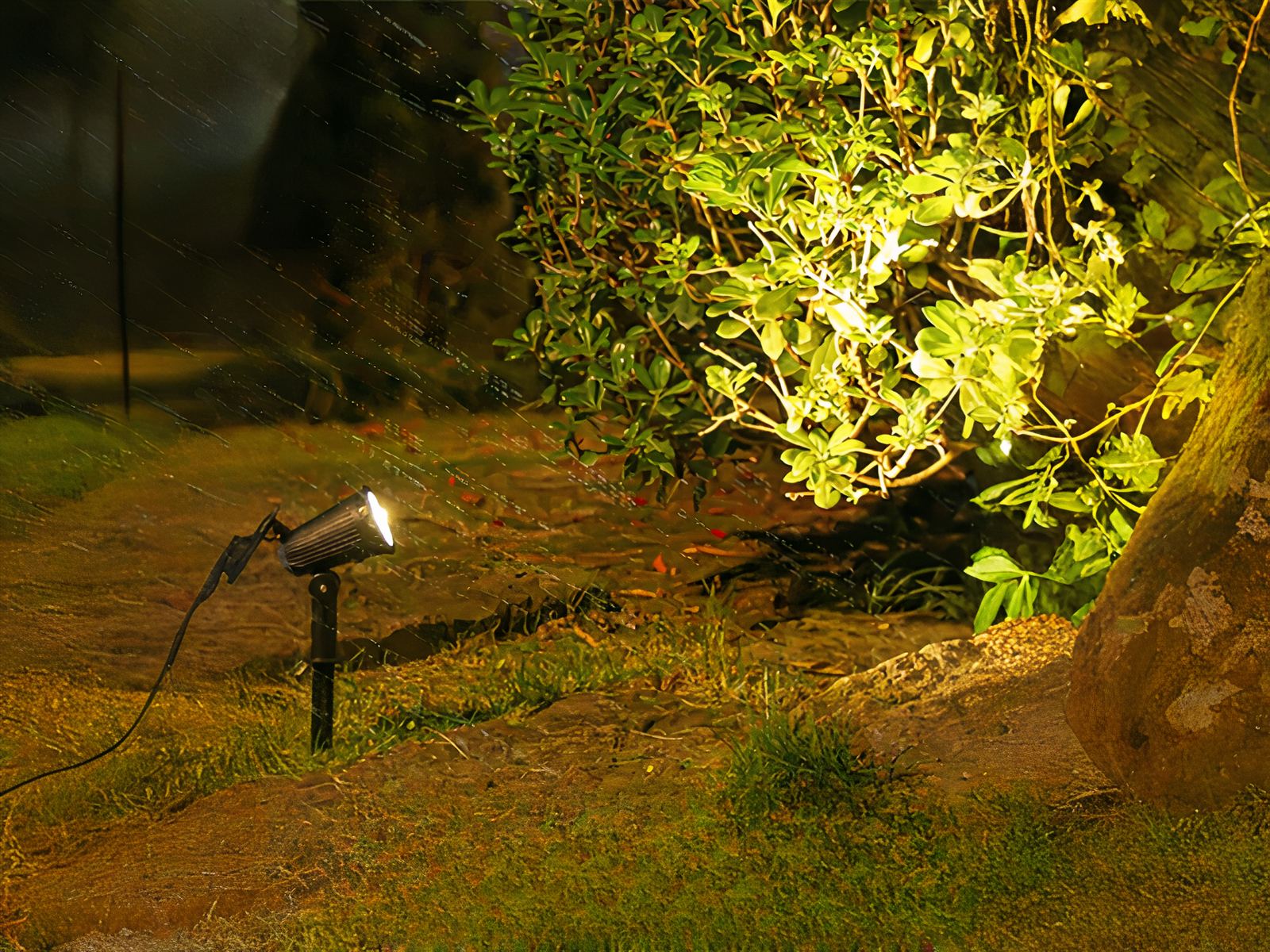 Lampe LED solaire noire style projecteur sur pied