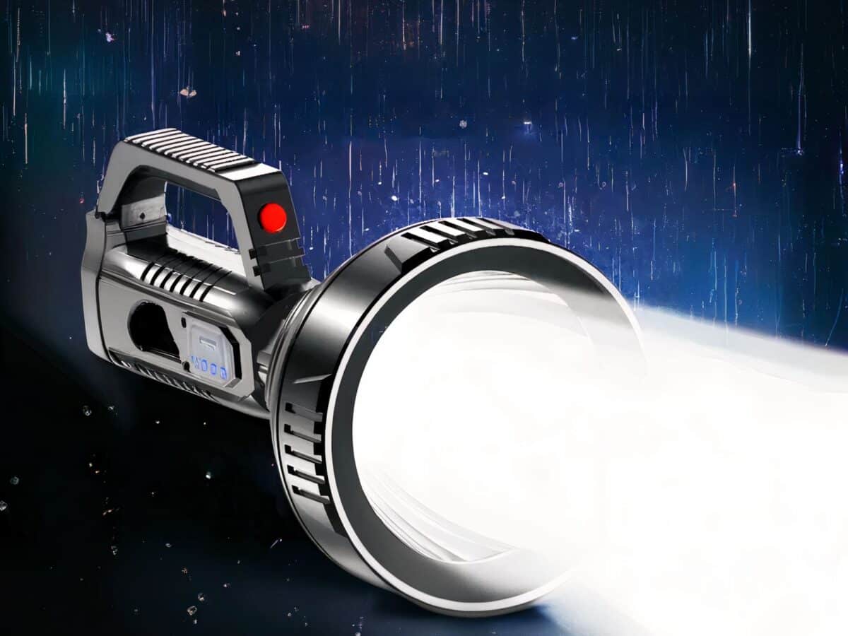 Lampe longue portée LED avec batterie rechargeable