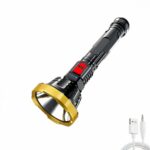 Lampe longue portée LED tendance et fiable Lampe longue portée LED tendance et fiable sur fond blanc