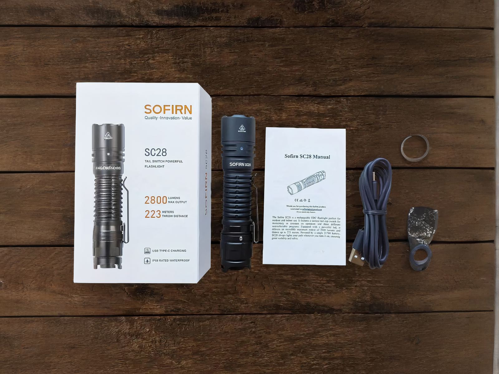 Lampe torche LED étanche et durable