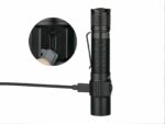 Lampe torche LED noire compacte et légère