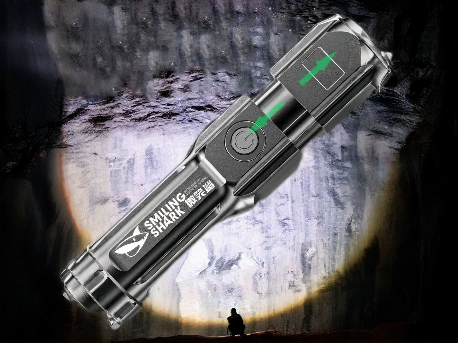 Lampe torche LED noire longue portée sur fond gris