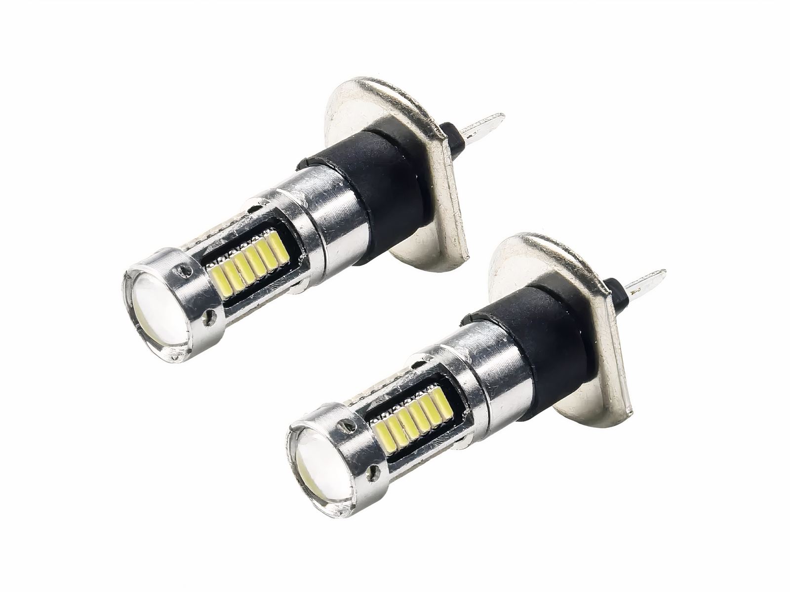 Lot 2 phares LED ampoules H1 antibrouillards 6000k, sur fond blanc.