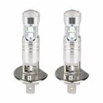 Lot de 2 phares LED ampoules H1 blanches 6000K Lot 2 phares LED ampoules H1 blanches 6000K sur fond blanc.