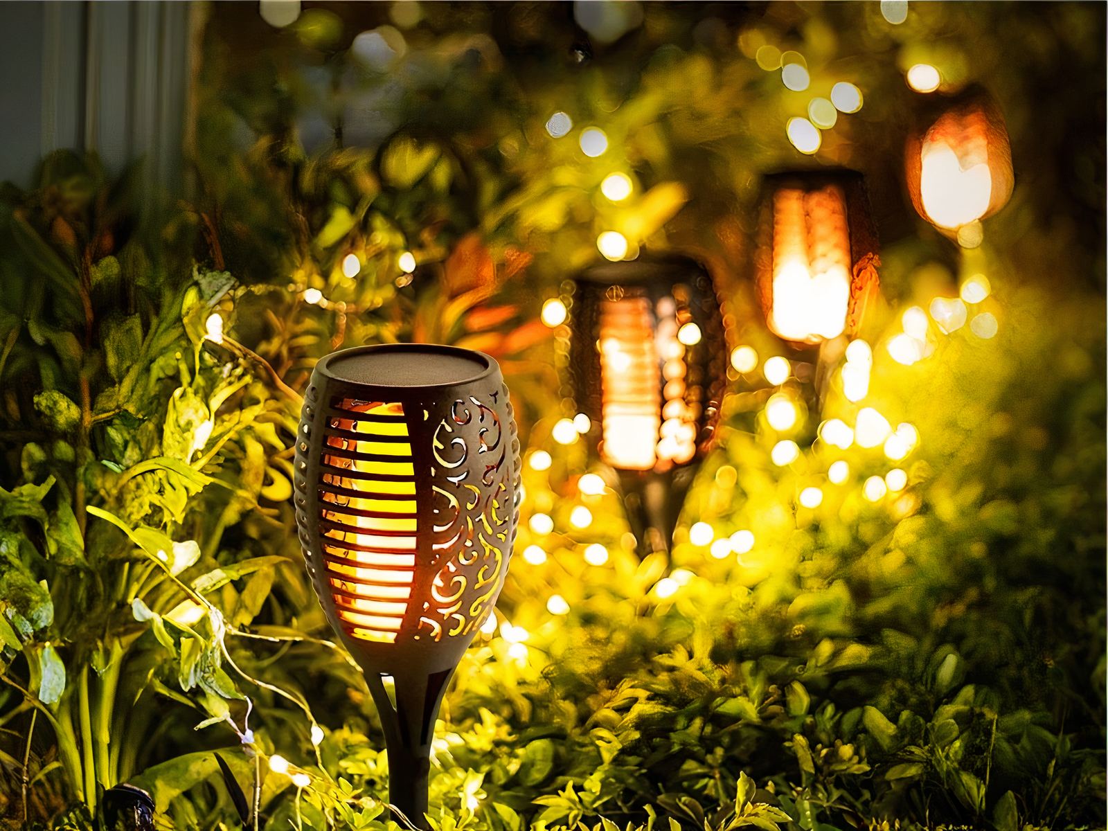 Lot de 4 lampes LED solaires en forme de torches