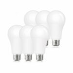Lot de 6 ampoules LED E27 universelles Lot de 6 ampoules LED E27 universelles sur fond blanc