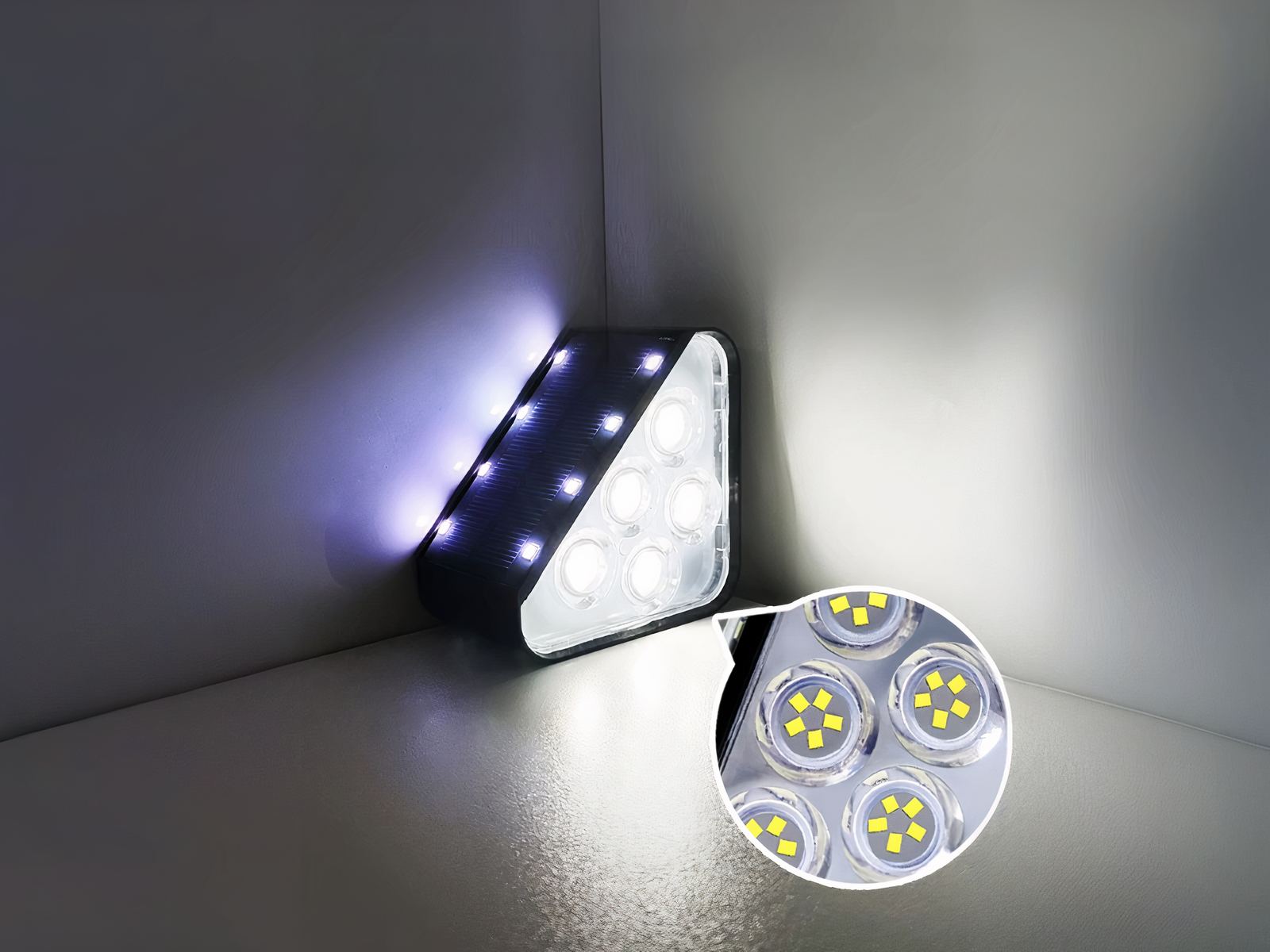 Lot de 6 appliques LED solaires triangulaires pour escaliers