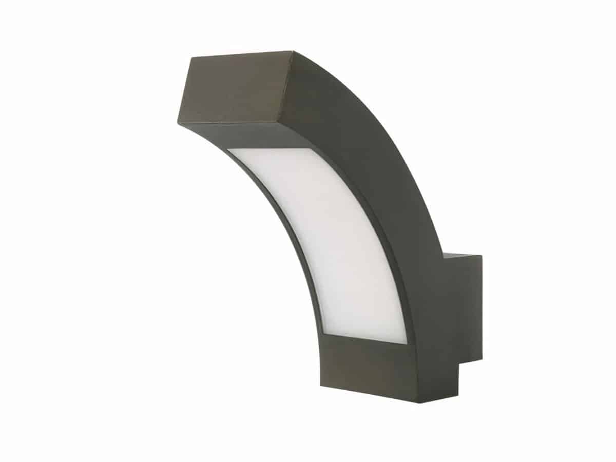 Lampe LED d'extérieur moderne en aluminium sur fond blanc