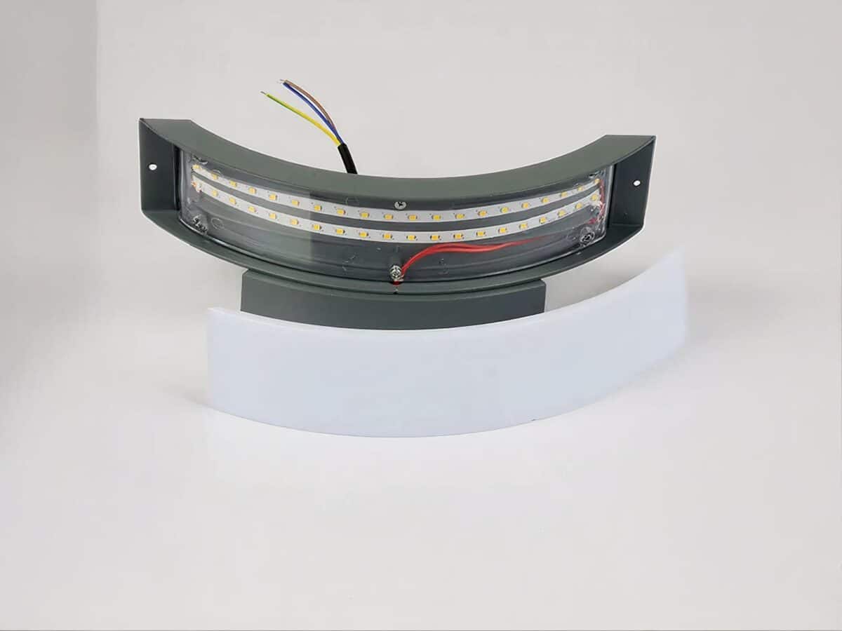 Luminaire LED d'extérieur pratique et imperméable