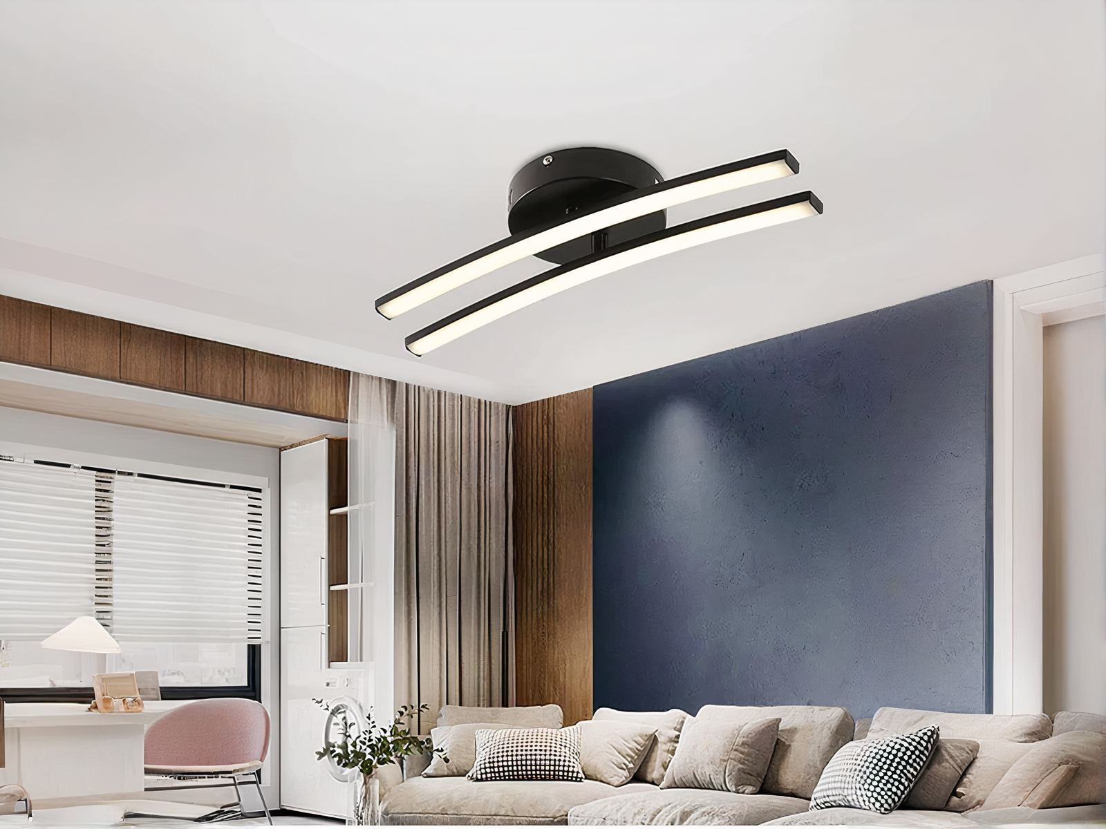 Luminaires LED moderne et élégant noir, constitué de 2 patins lumineux, dans un salon.