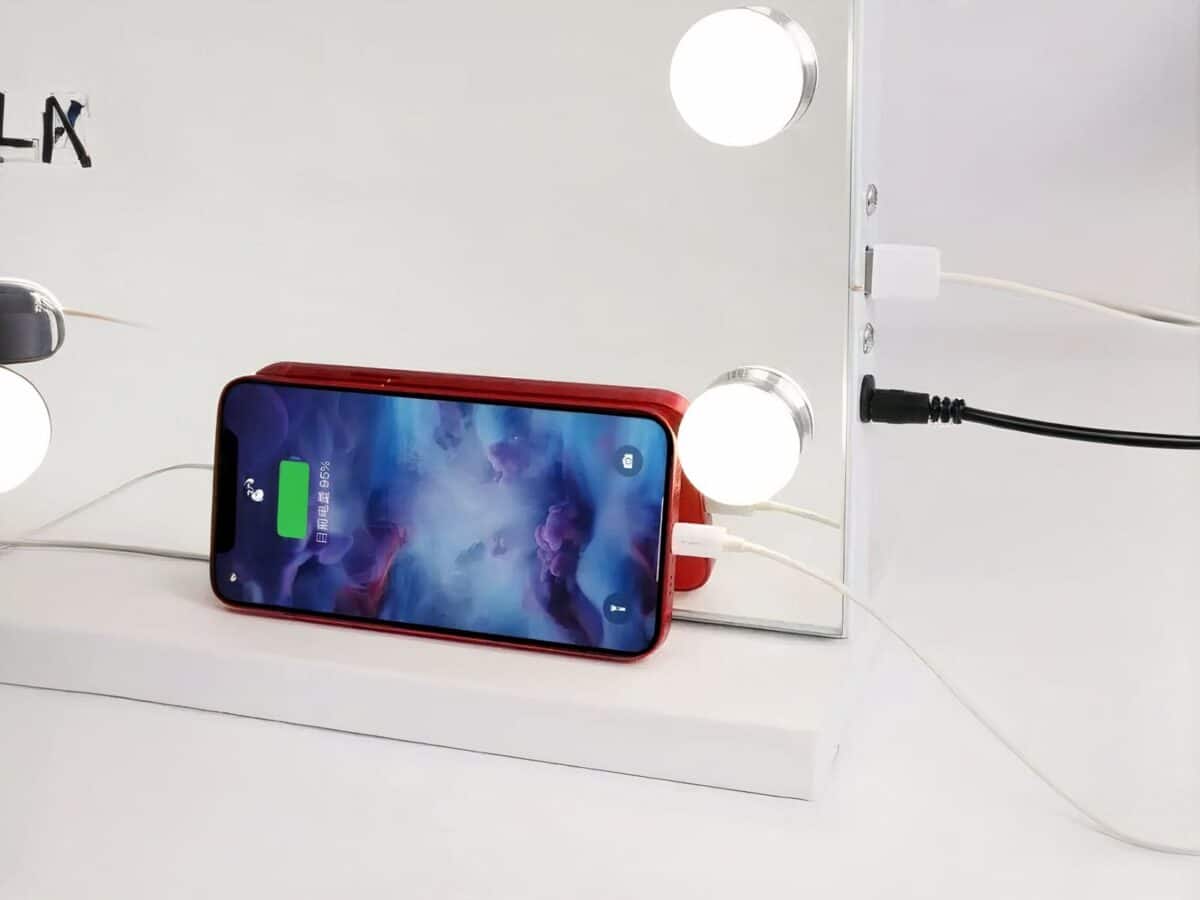 Miroir LED coiffeuse design à intensité réglable