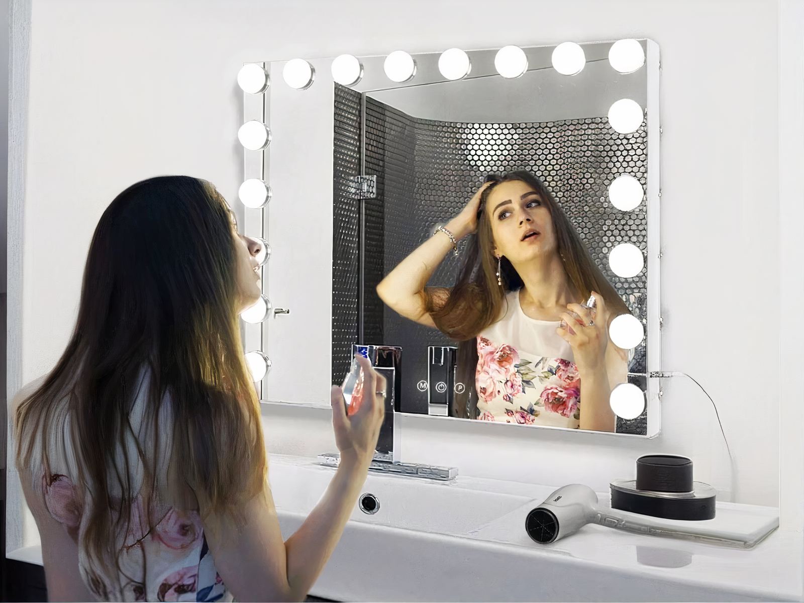 Miroir LED coiffeuse moderne avec port USB