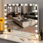 Miroir LED coiffeuse moderne et pratique Miroir LED coiffeuse moderne et pratique allumé dans un salon