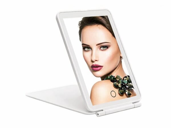 Miroir LED coiffeuse pliant et ajustable sur fond blanc