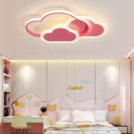 Plafond nuage LED créatif et décoratif Plafond nuage LED créatif et décoratif allumé dans une chambre d'enfant