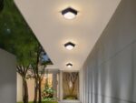 Plafonnier LED exterieur robuste et design