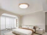 Plafonnier LED moderne facile à installer allumé dans une chambre