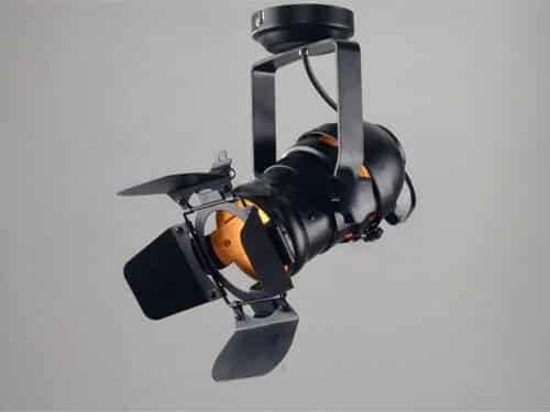 Projecteur LED de scène style rétro sur fond gris