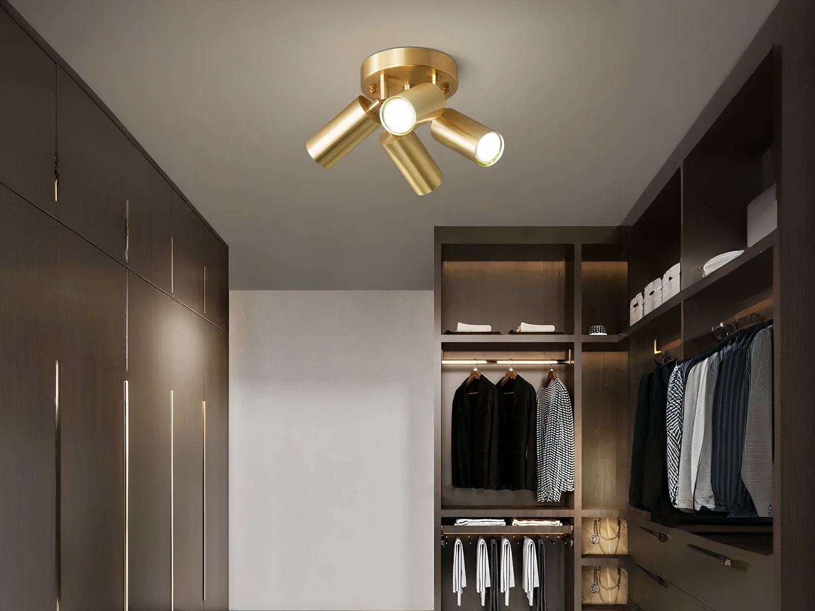 Projecteur LED doré à quatre têtes