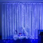 Rideau LED Réglable et Multifonctionnel Rideau LED Réglable et Multifonctionnel bleu allumé dans un intérieur