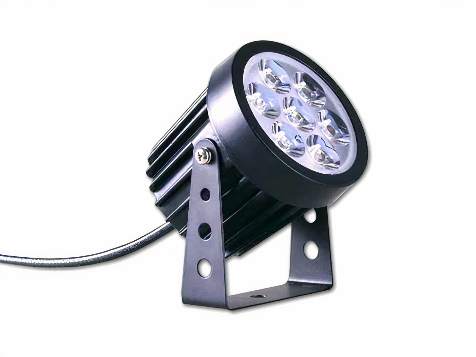 Spot LED extérieur noir, inclinable. Sur fond blanc.