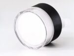 Spot LED plafond circulaire et élégant sur fond gris