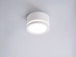 Spot LED plafond tendance et discret sur un plafond gris