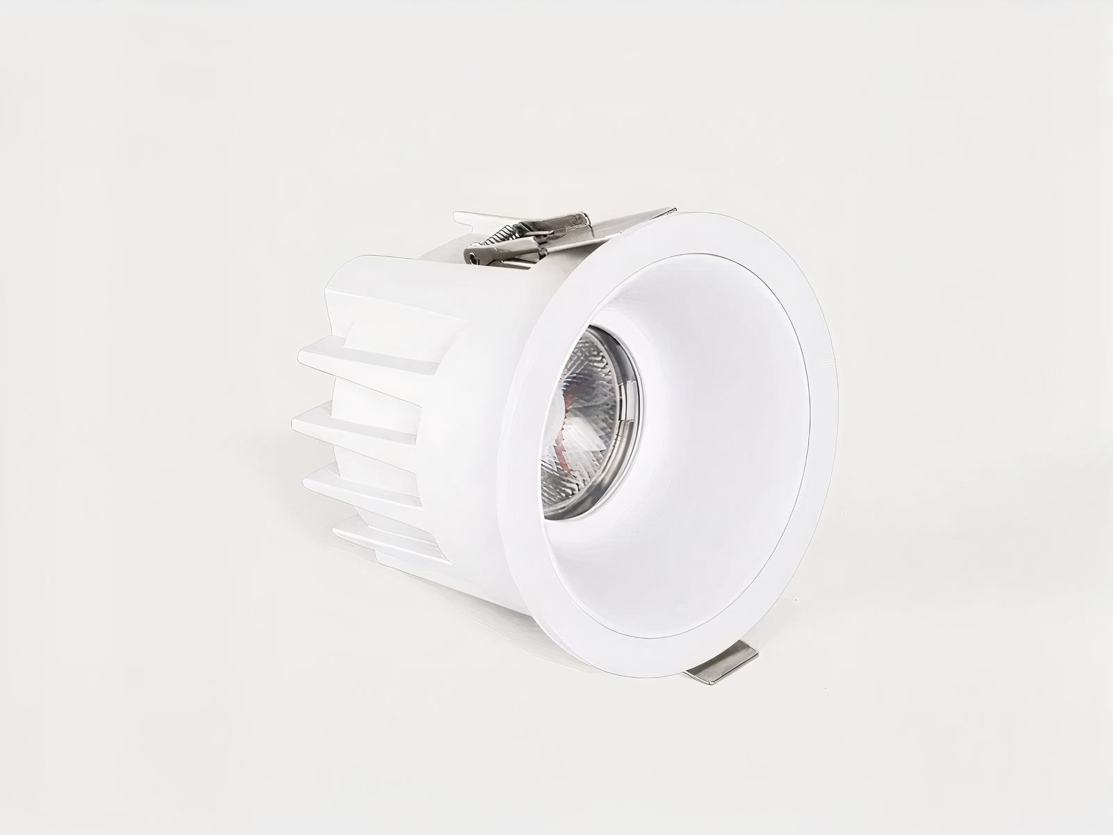 Spot LED salle de bain compact et anti-éblouissement