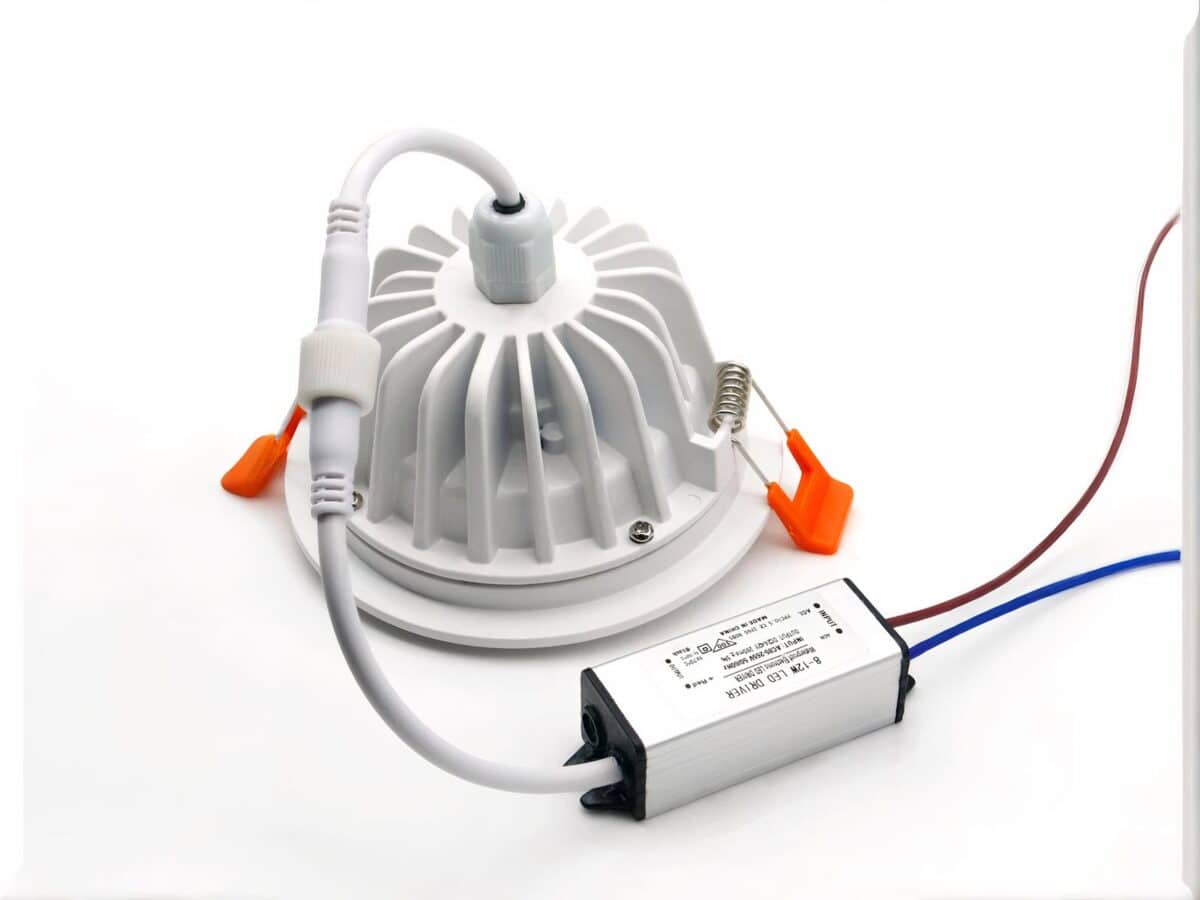 Spot LED salle de bain encastrable et rond