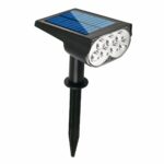 Spot LED solaire noir ajustable et design Spot LED solaire noir ajustable et design, sur un fond blanc.