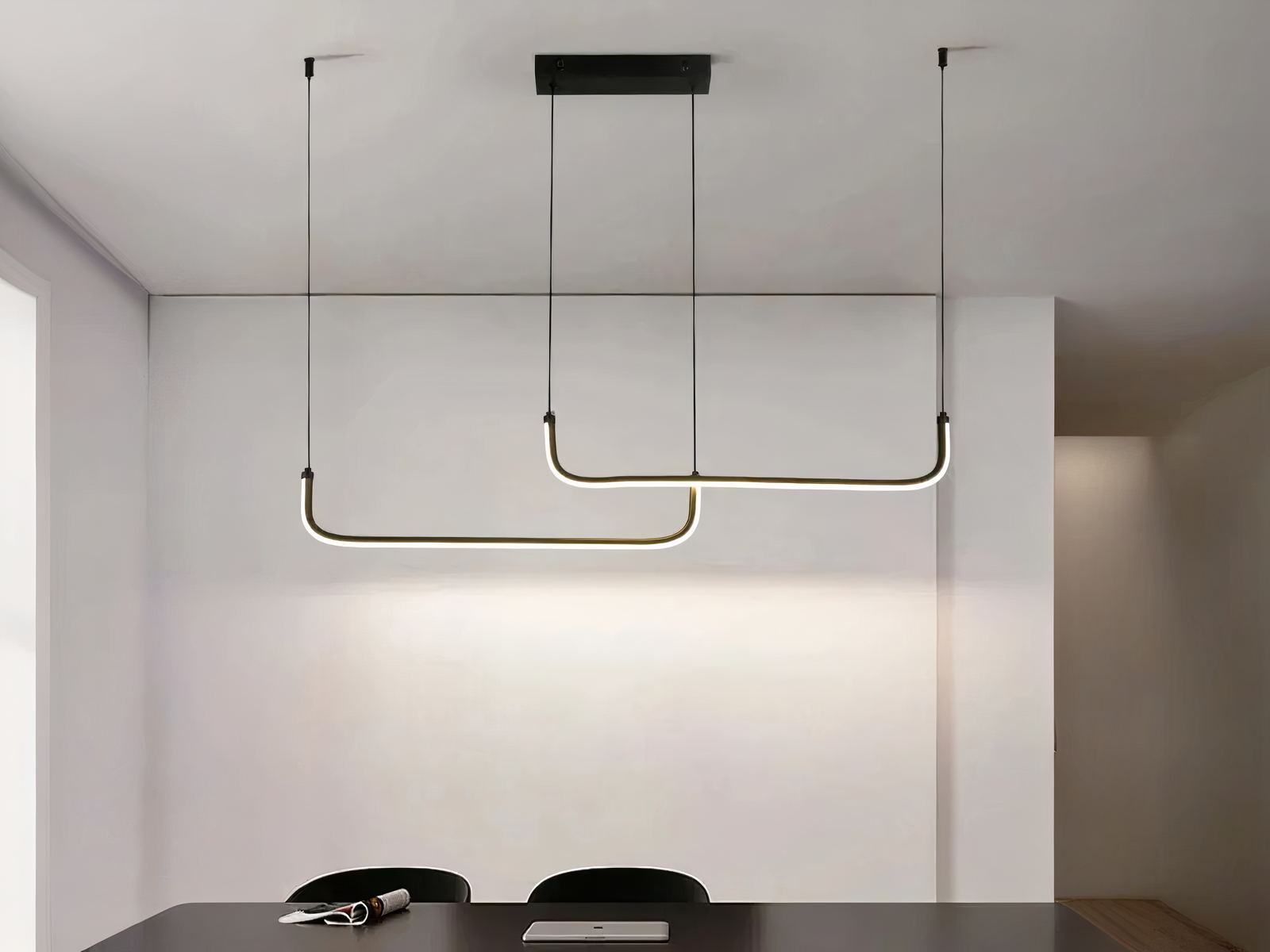 Suspension LED minimaliste et moderne noire
