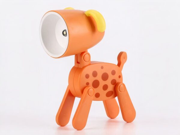 Veilleuse LED polyvalente en forme de chien orange sur fond beige