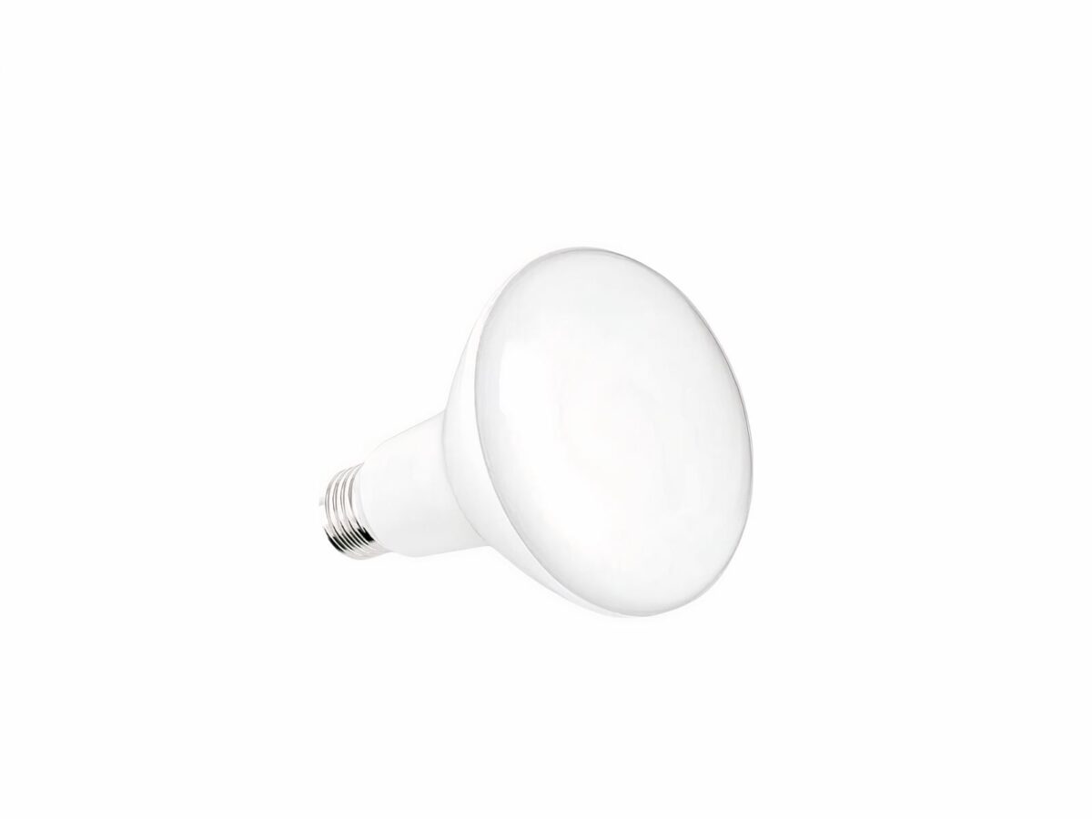 Ampoule LED E14 lumière blanche 9W Ampoule LED E14 forme bulle plate blanche sur fond blanc.