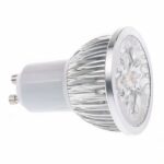 Ampoule LED GU10 haute intensité Ampoule LED GU10 haute intensité sur fond blanc