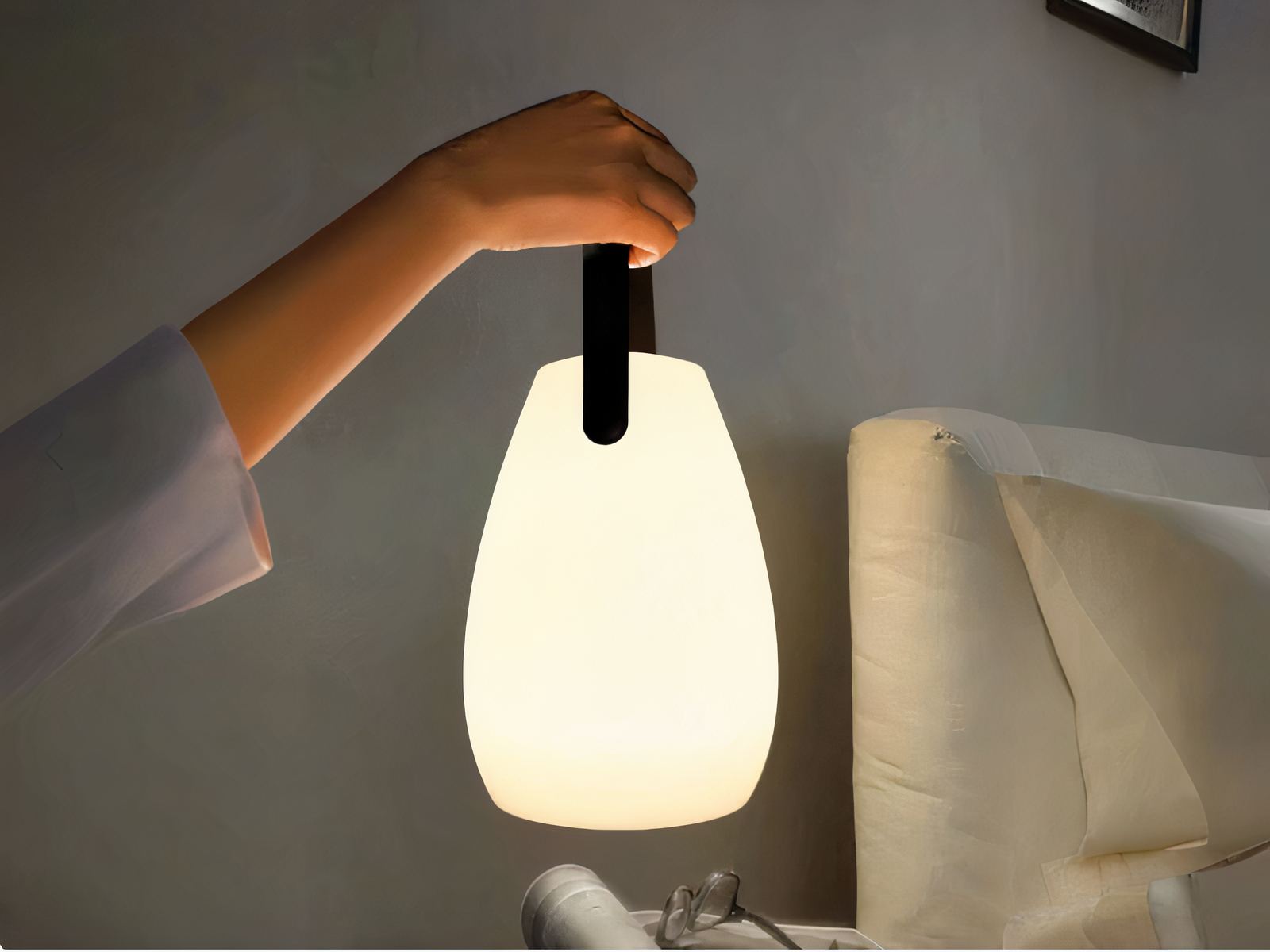 img_07_2024_lampe_led_rechargeable_telecommandee_style_lanterne_5