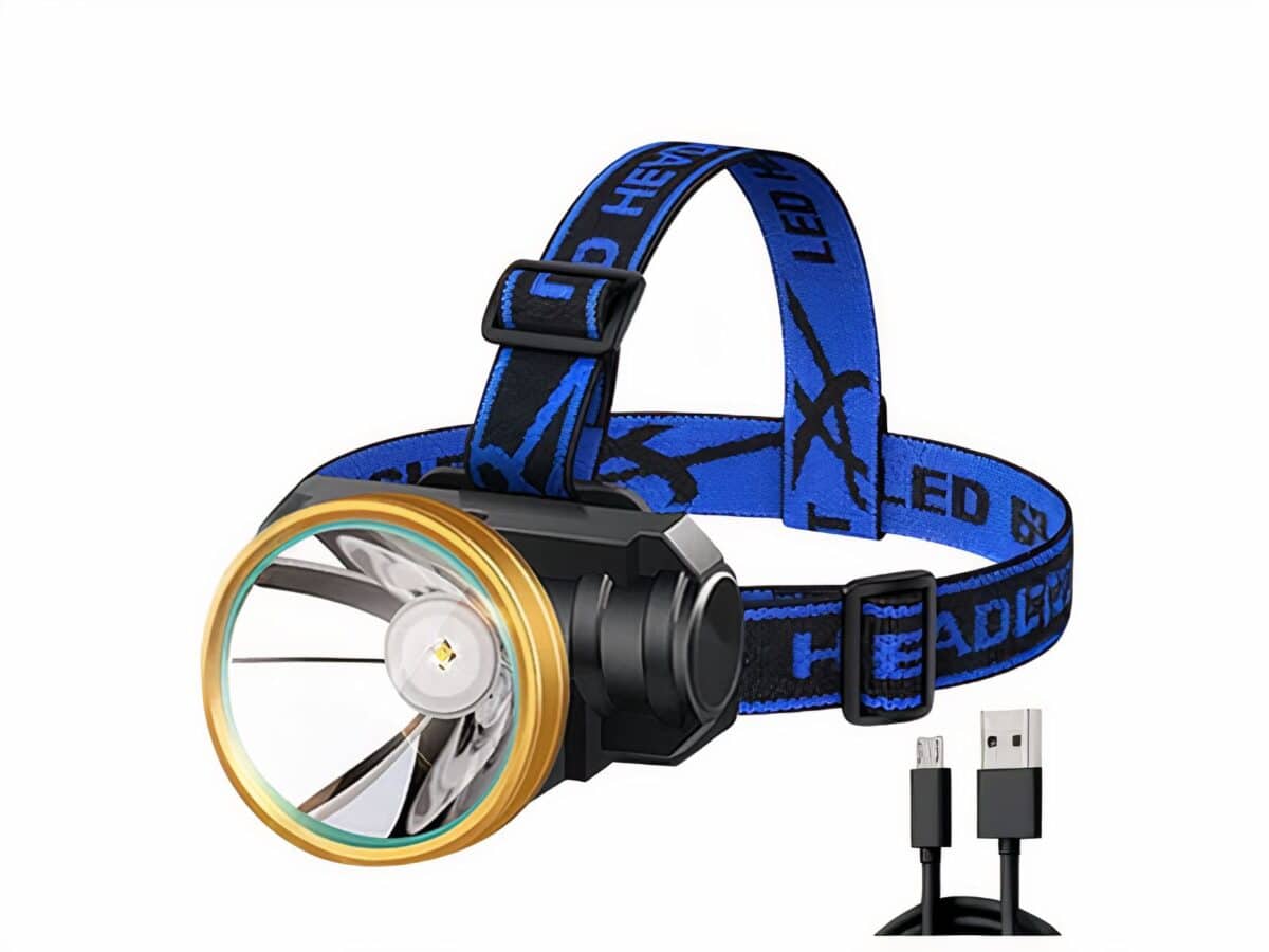 Lampe frontale LED durable et résistante Lampe frontale LED durable et résistante sur fond blanc