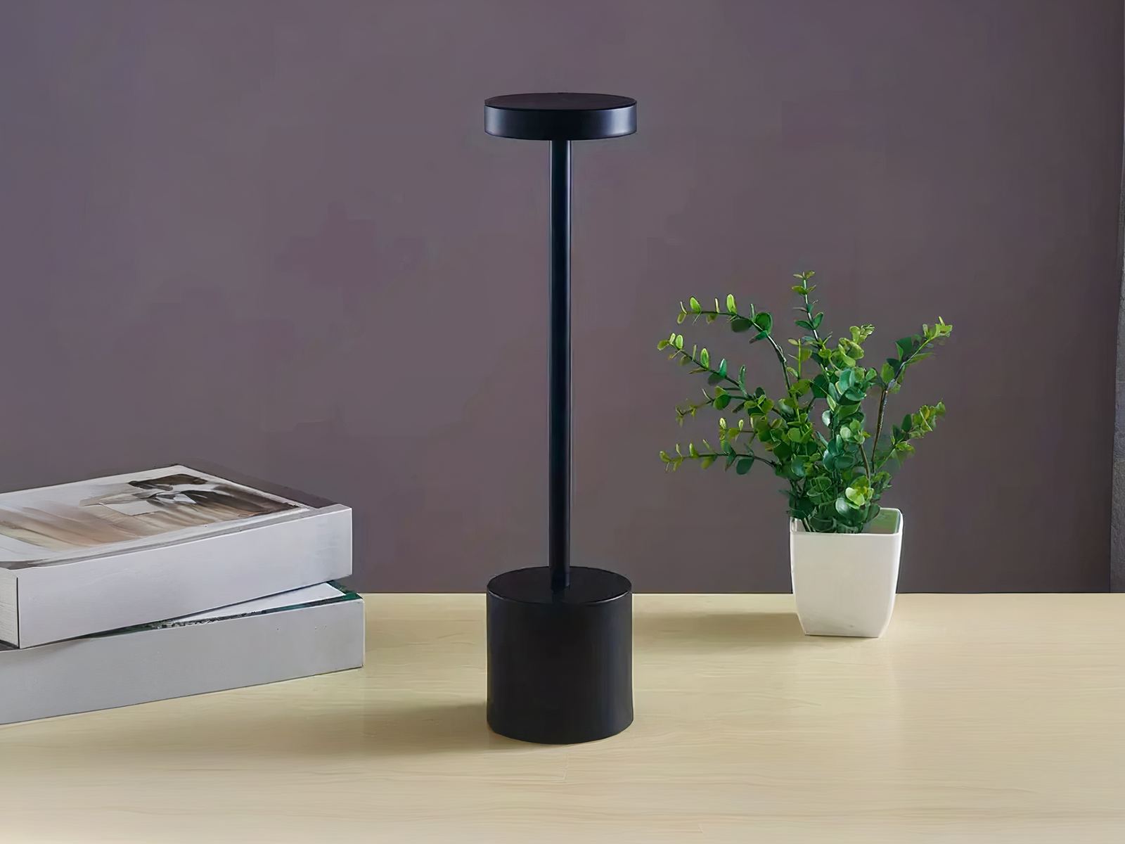 Lampe LED rechargeable luxueuse et sophistiquée Lampe LED rechargeable luxueuse et sophistiquée